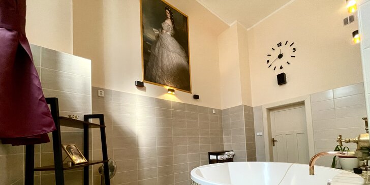 Privátní koupel v minerální vřídelní vodě z Karlových Varů i se sklenkou sektu pro dva