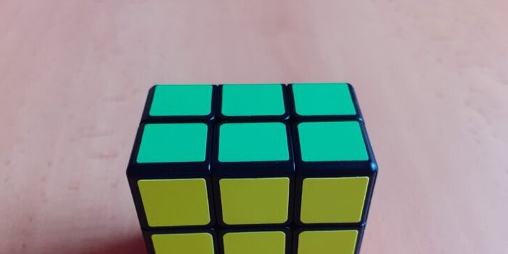 Zlepšete své logické a analytické schopnosti a staňte se mistrem Rubikovy kostky: 3x3x3, 2x2 i pyramida