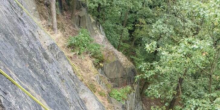 Cesta vzhůru: kurz lezení na skalách s pevným materiálem až pro 3 osoby