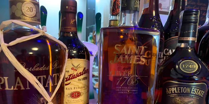 Degustace rumů a hodina bowlingu pro 2 či 4 osoby