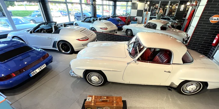 Komentovaná prohlídka veteránů v automobilové galerii Route 88 a nápoj