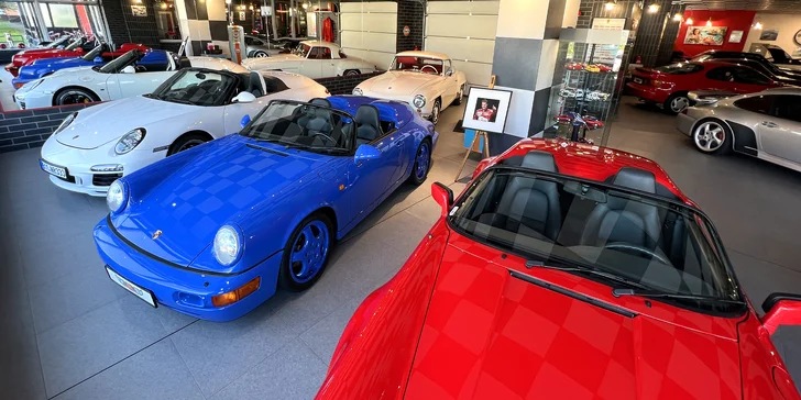 Komentovaná prohlídka veteránů v automobilové galerii Route 88 a nápoj