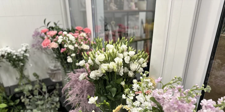 Otevřený voucher v hodnotě 600-2000 Kč na cokoli z květinářství Golden Flowers