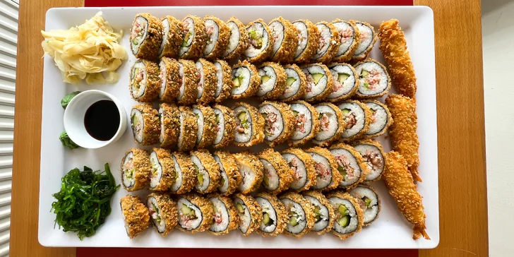 Sushi v tempuře: 21 až 57 ks s lososem, krevetami a krabem