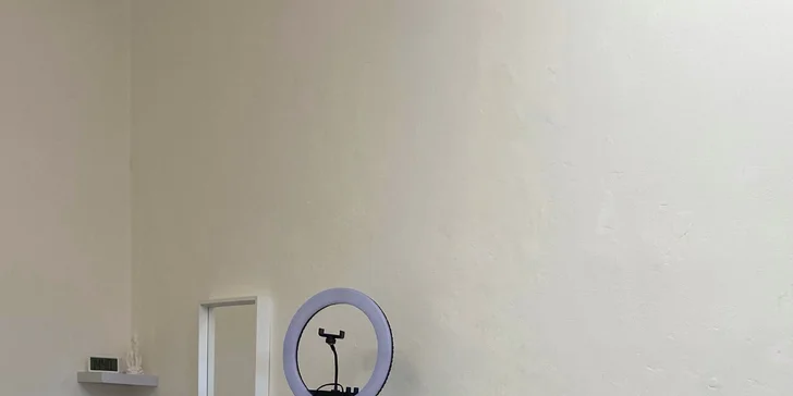 Permanentní make-up rtů nebo pudrové obočí