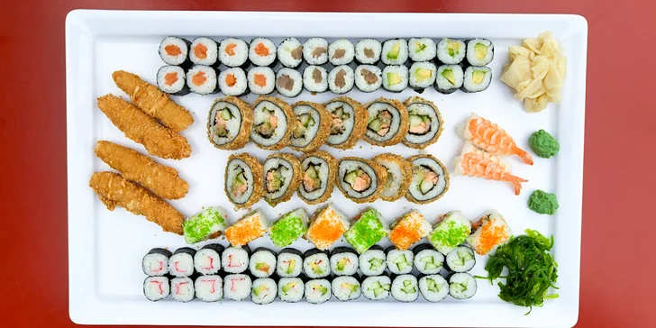 Set 59, 74 nebo 85 kousků sushi s lososem, tuňákem, avokádem i krabem