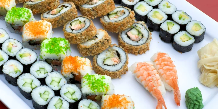 Set 59, 74 nebo 85 kousků sushi s lososem, tuňákem, avokádem i krabem
