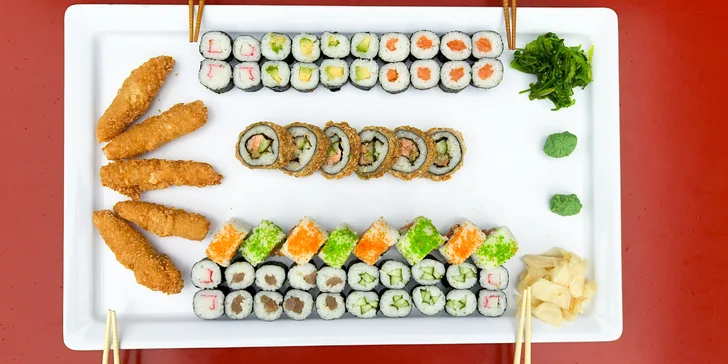 Set 59, 74 nebo 85 kousků sushi s lososem, tuňákem, avokádem i krabem