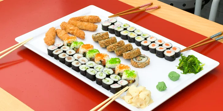 Set 59, 74 nebo 85 kousků sushi s lososem, tuňákem, avokádem i krabem