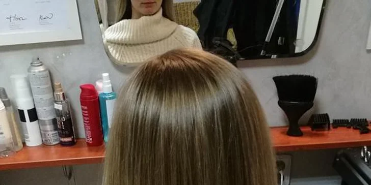 Dámský střih včetně regenerace a stylingu s možností barvení v Nuslích