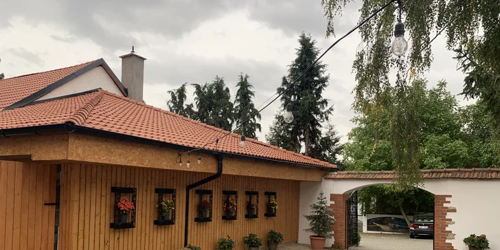 Pobyt ve stověžaté Praze pro dva: Bohaté snídaně i sleva na večeři