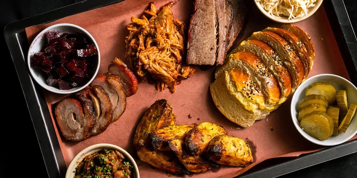 Otevřený voucher v hodnotě 1000-2000 Kč: skvěle hodnocený podnik s texaským barbecue