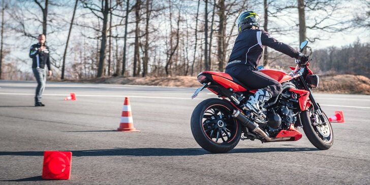 Kurz zdokonalení jízdy na motorce na nejmodernějším polygonu v Evropě