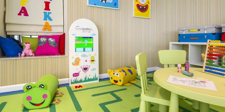 Pobyt se snídaní v samém srdci Vratislavi: ubytování v moderním hotelu pro jednoho, pár i rodinu