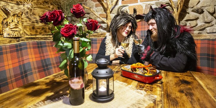 Láska a romantika v Pekle Čertovina: pobyt v Kocourkově s polopenzí, lahví vína a možností wellness
