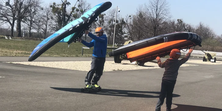 Kurzy wing-boardingu na suchu i na vodě: od 2hod. kurzu až po 2 dny