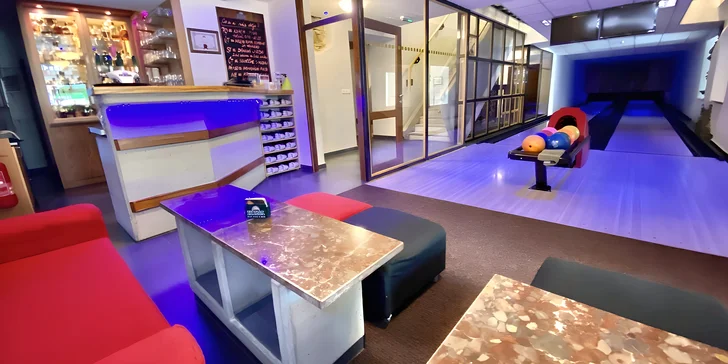 Degustace rumů a hodina bowlingu pro 2 či 4 osoby