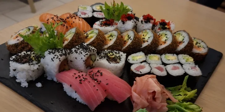 Nabité sushi sety o 38 či 48 ks v Táboře: tuňák i losos či avokádo