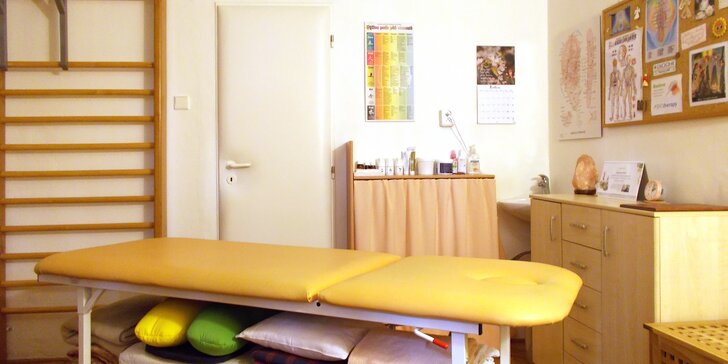 Regenerační wellness balíčky: masáž zad s červeným světlem a baňkami i masáž chodidel