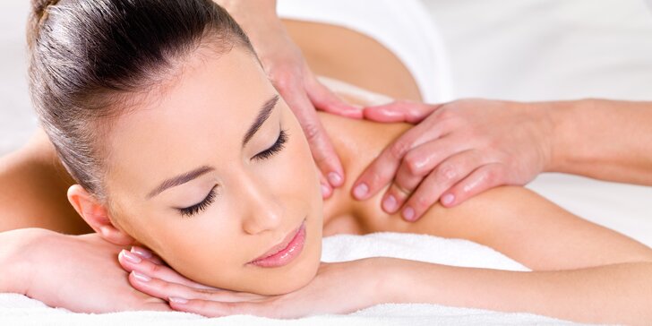 Regenerační wellness balíčky: masáž zad s červeným světlem a baňkami i masáž chodidel