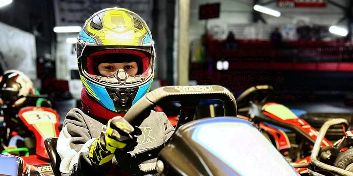 Adrenalin na čtyřech kolech: jízda na motokárách pro děti i dospělé