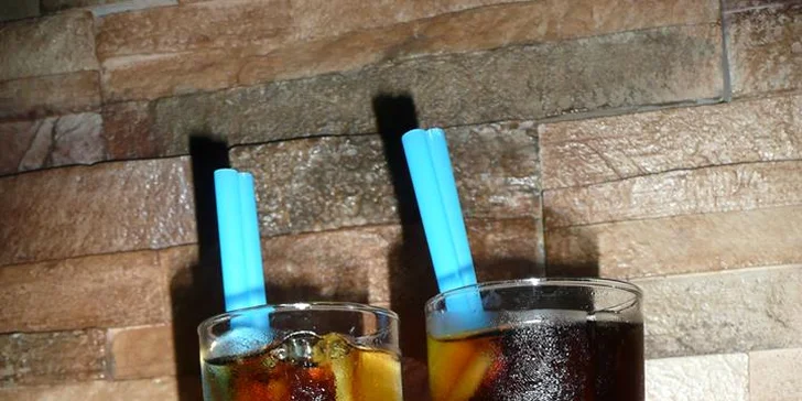 Dvě osvěžující Cuba libre v Cafe bar Al Capone