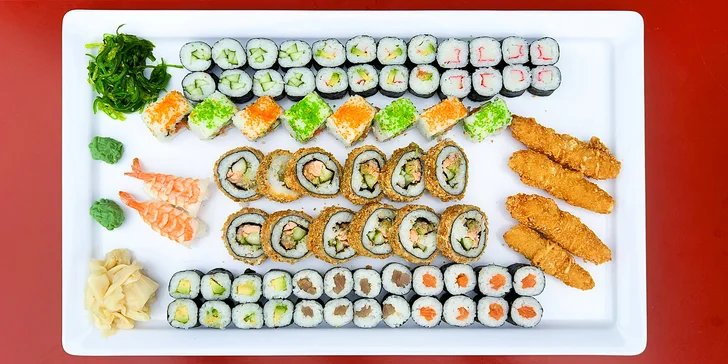 Set 59, 74 nebo 85 kousků sushi s lososem, tuňákem, avokádem i krabem