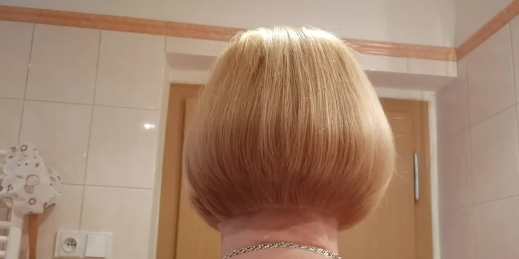 Kadeřnický balíček v salonu Elegant Style: střih, trvalá i barvení pro různé délky