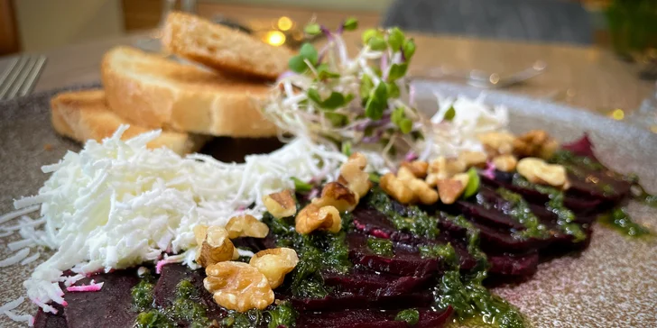 Tříchodové menu s rizotem či kuřecím a 2 hod. v hotelovém wellness pro 2 osoby