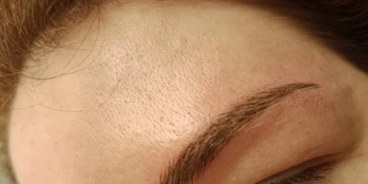 Permanentní make-up: horní i dolní linka nebo obočí pomocí metody microblading