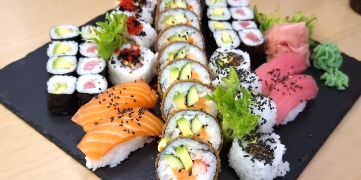 Nabité sushi sety o 38 či 48 ks v Táboře: tuňák i losos či avokádo