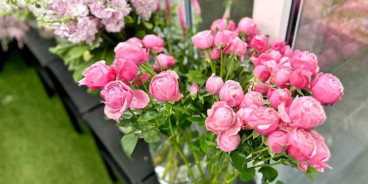 Otevřený voucher v hodnotě 600-2000 Kč na cokoli z květinářství Golden Flowers