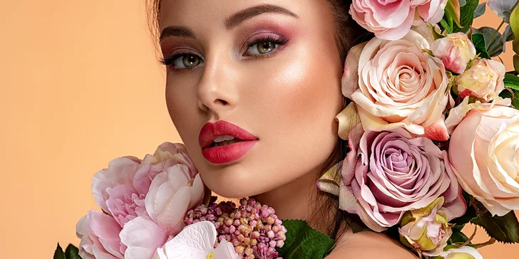 Proměna, s níž rozkvetete: make-up, sestřih, kosmetika i lehké občerstvení