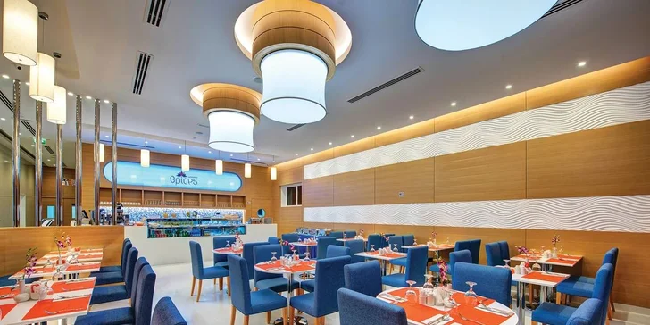 Dovolená v Dubaji: hotel v letovisku Al Hamriya, snídaně a zpáteční letenka