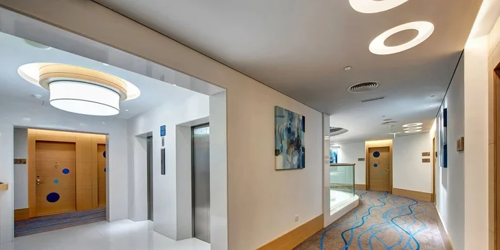 Dovolená v Dubaji: hotel v letovisku Al Hamriya, snídaně a zpáteční letenka
