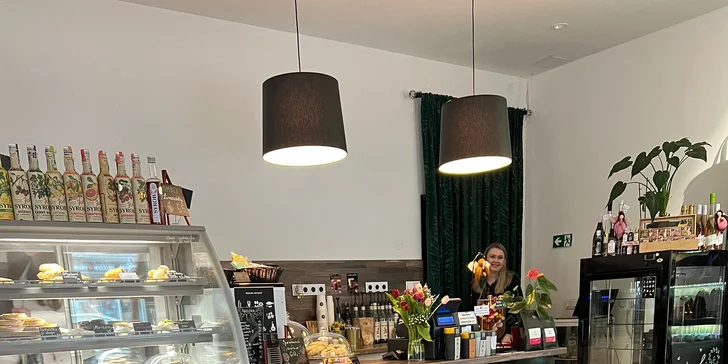 Káva dle výběru a dezert: tartaletka či závin pro 1 nebo 2 osoby