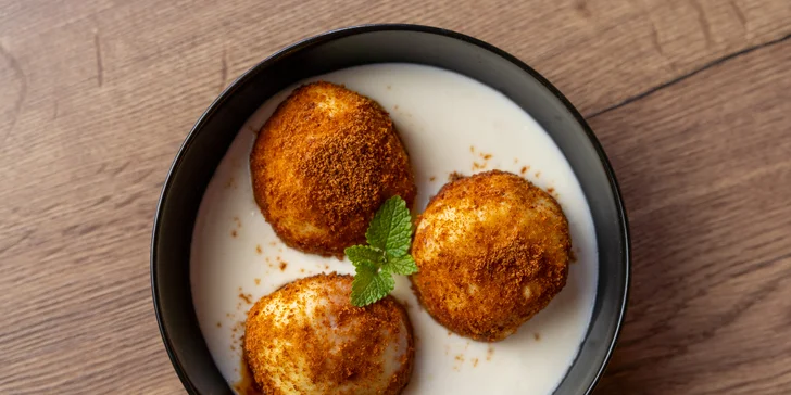 Tříchodové menu se špízem z vepřové panenky a kuřecích prsou i s láhví vína pro 2 osoby