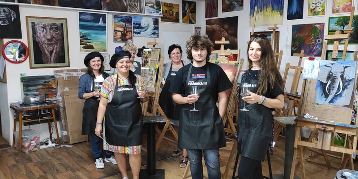 Zážitkové malování v ateliéru Hamaka: veškeré pomůcky k dispozici i welcome drink