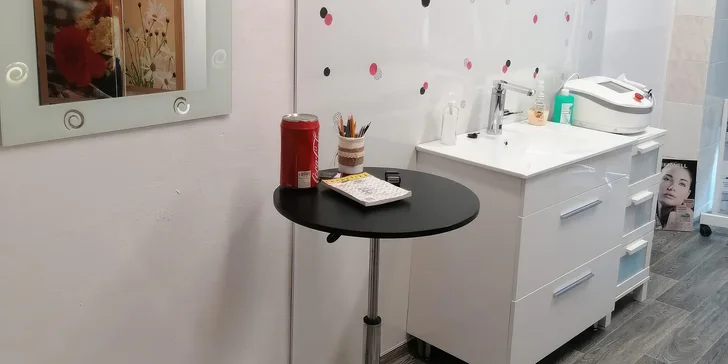 Permanentní make-up: horní i dolní linka nebo obočí pomocí metody microblading