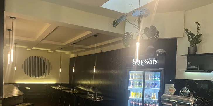 Tříchodové menu pro dva na Letné: polévka, pizza či pasta, cheesecake a sklenka prosecca