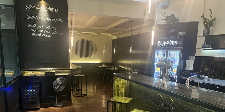 Tříchodové menu pro dva na Letné: polévka, pizza či pasta, cheesecake a sklenka prosecca