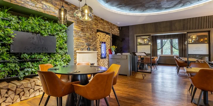 7chodové degustační menu v krásné restauraci pro 2 osoby: humr, steak i čokoládový fondant