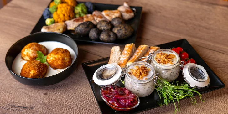 Tříchodové menu se špízem z vepřové panenky a kuřecích prsou i s láhví vína pro 2 osoby