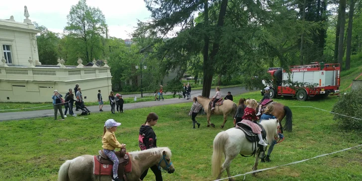 Zážitek pro malé i velké: vyjížďka na koni i na poníkovi v přírodě na ranči