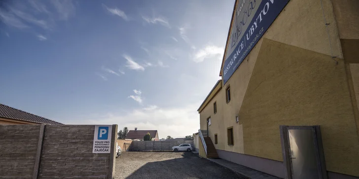 Pobyt u Pálavy pro 2–4 os.: vířivka, polopenze a možnost all inclusive nápojů včetně vína