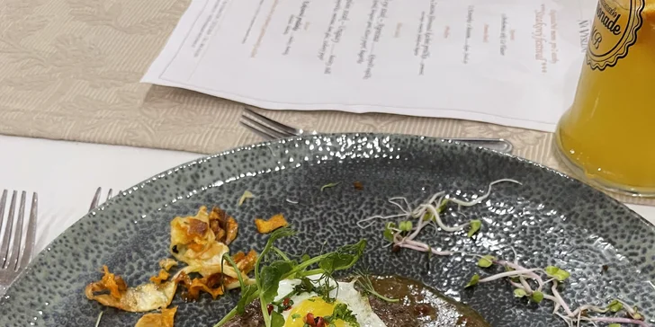 5chodové menu se dvěma druhy steaků, kachními prsíčky a pralinkou pro 2 osoby