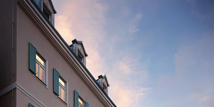 Luxusní butikový hotel v srdci Karlových Varů: 300 m od Vřídelní kolonády, polopenze i procedury