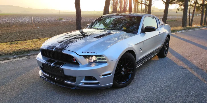 Upravený Ford Mustang: 30 nebo 60 min. řízení, až 2 pasažéři zdarma