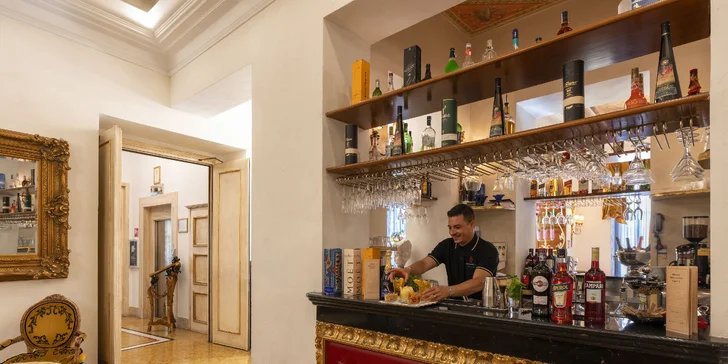 Luxusní 4* hotel v centru Říma: 1,3 km od Fontány di Trevi a 2,5 km od Kolosea