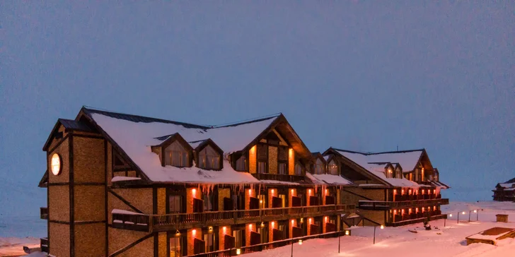 5* turecký hotel Das 3917 přímo u lyžařského střediska: polopenze, krytý bazén, letenka i bodový skipas
